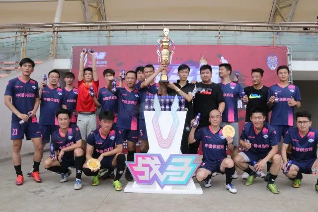 官方：罗德里荣获2024金球奖 维尼修斯获第二
